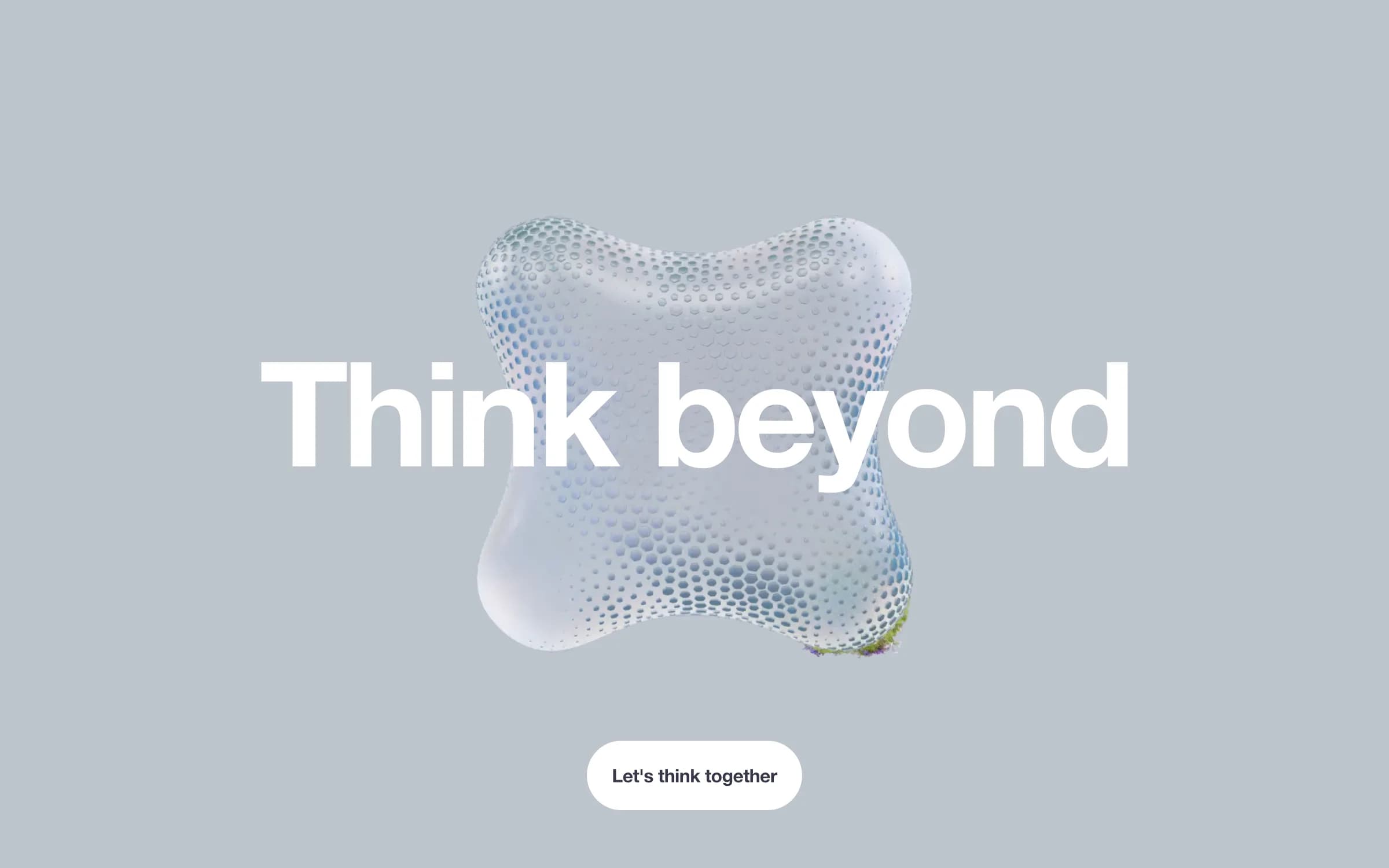 Úvod Think Beyond s animovaným sochárskym tvarom a tlačidlom „Let’s think together“